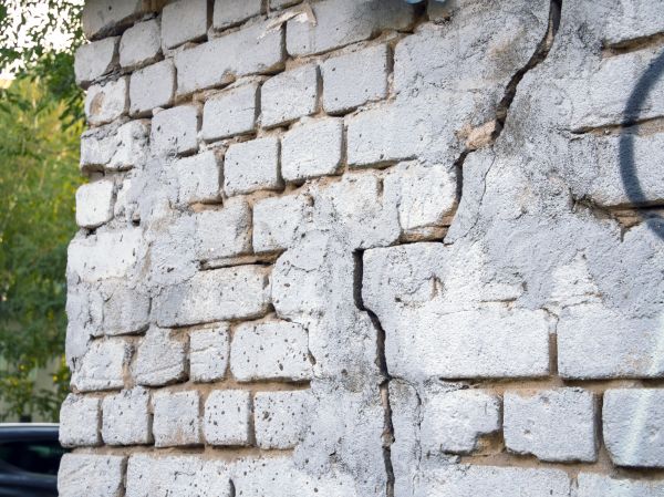 Cracked Brick Wall Repair in Marysville