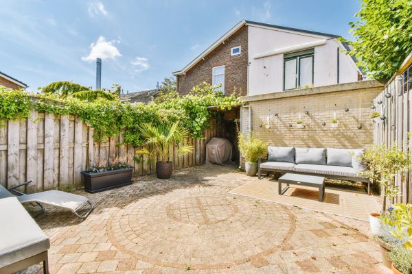 Courtyard Wall Repair in Marysville